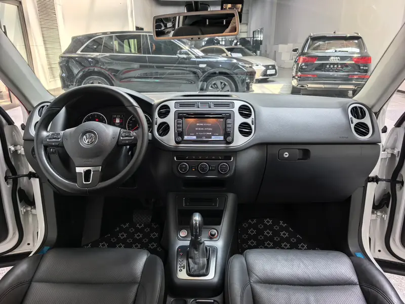 Volkswagen Tiguan — фото 5