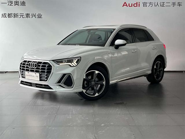 Audi Q3 - фото 1