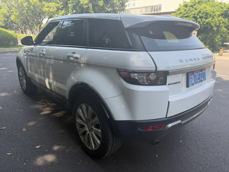 Land Rover Range Rover Evoque 2.0T — фото 5