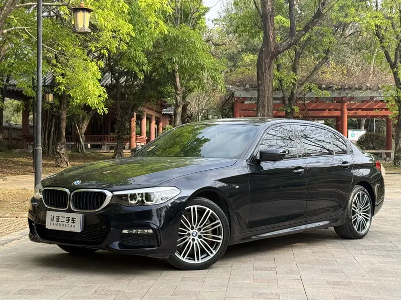 BMW 5 Series — фото 1