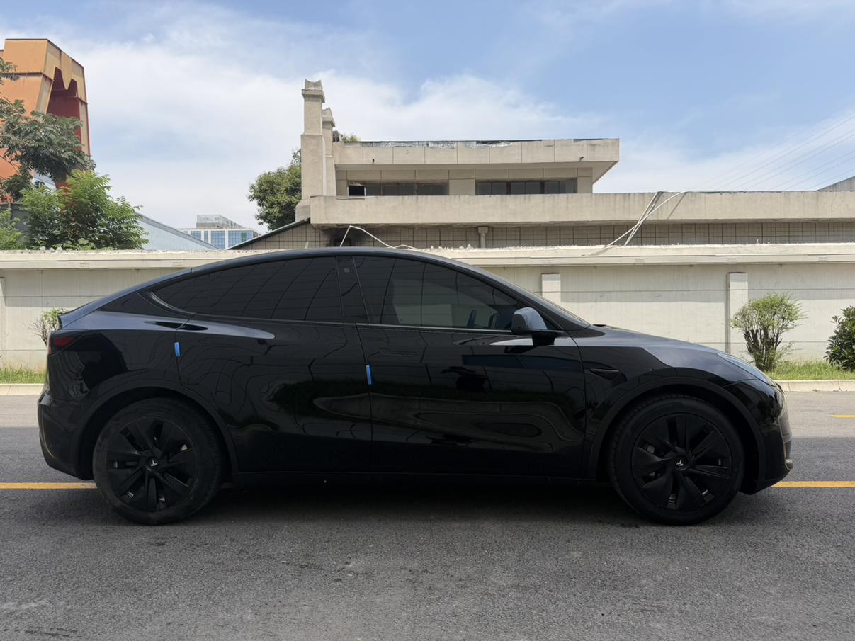 Tesla Model Y: фотография 5 из 21