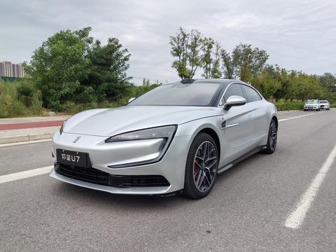 YANGWANG U7 PHEV, 2025 год