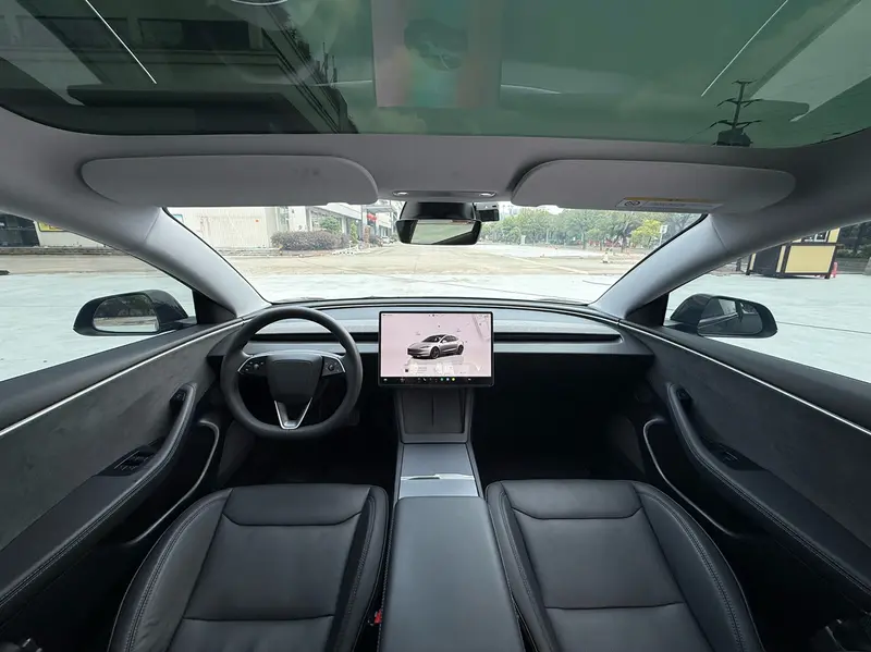 Tesla Model 3 — фото 9
