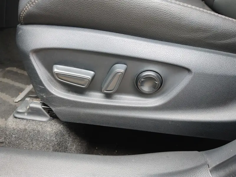 Toyota Corolla Cross — фото 11