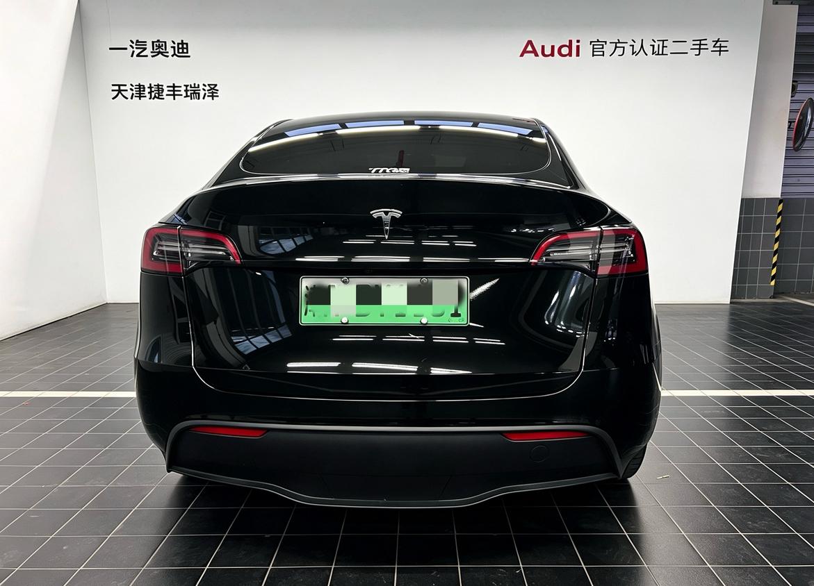 Tesla Model Y: фотография 6 из 17