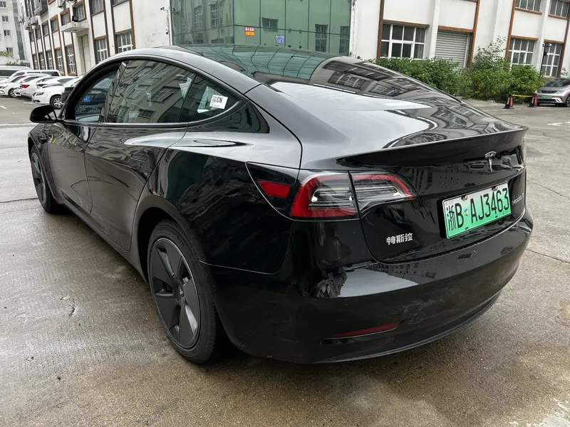 Tesla Model 3 — фото 4