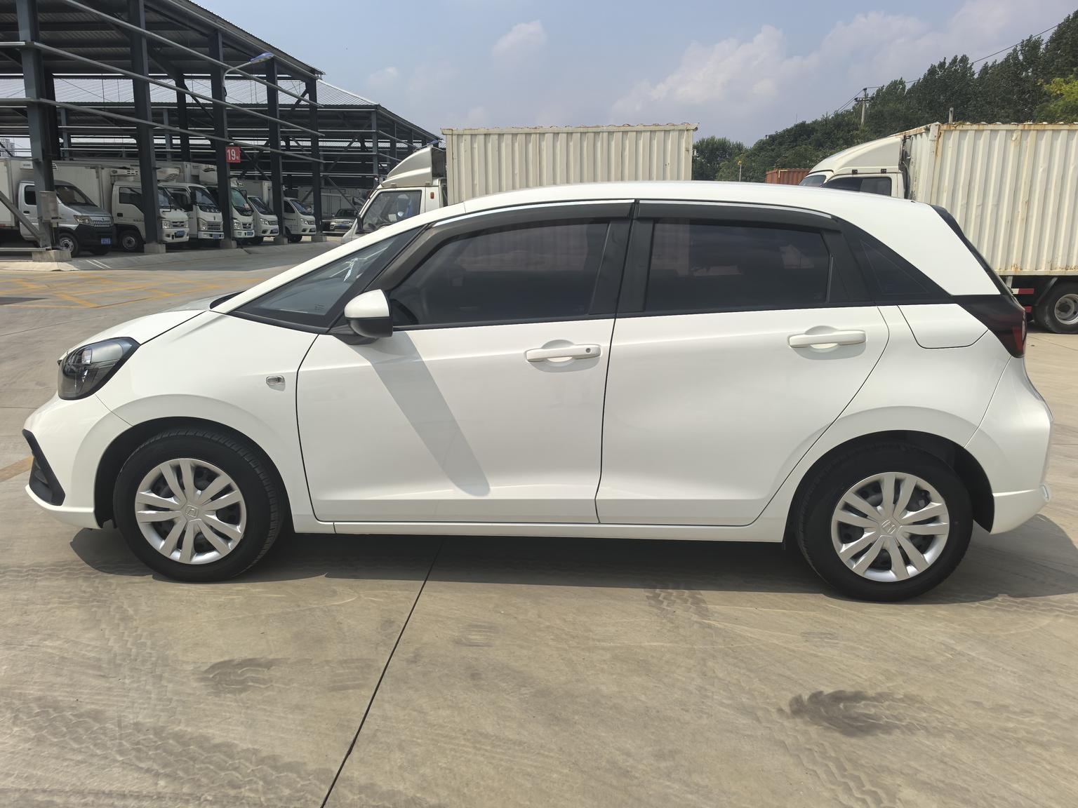 Honda Fit: фотография 7 из 21