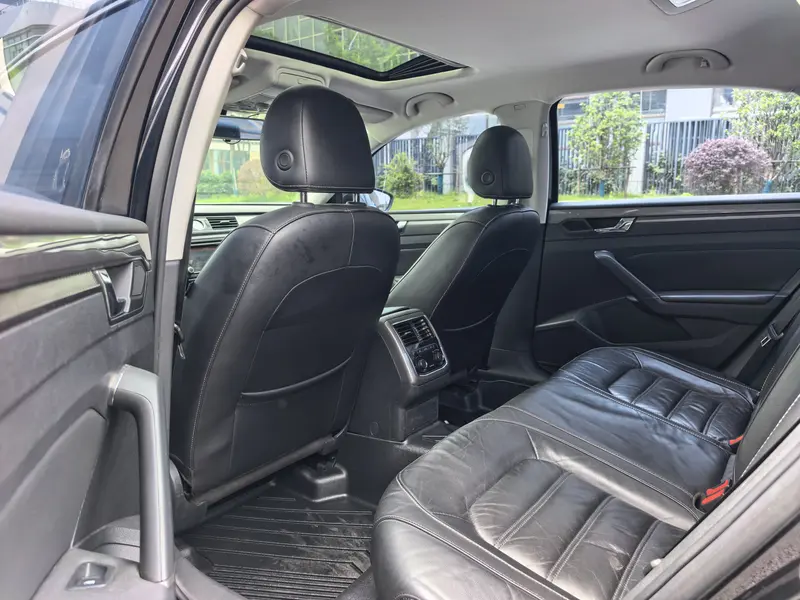 Volkswagen Passat — фото 9