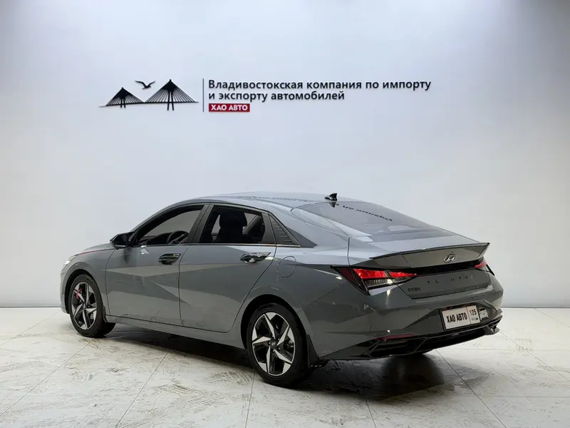 Hyundai Elantra — фото 3