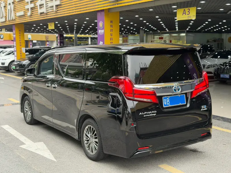 Toyota Vellfire 2.5 L HVPremium — фото 3