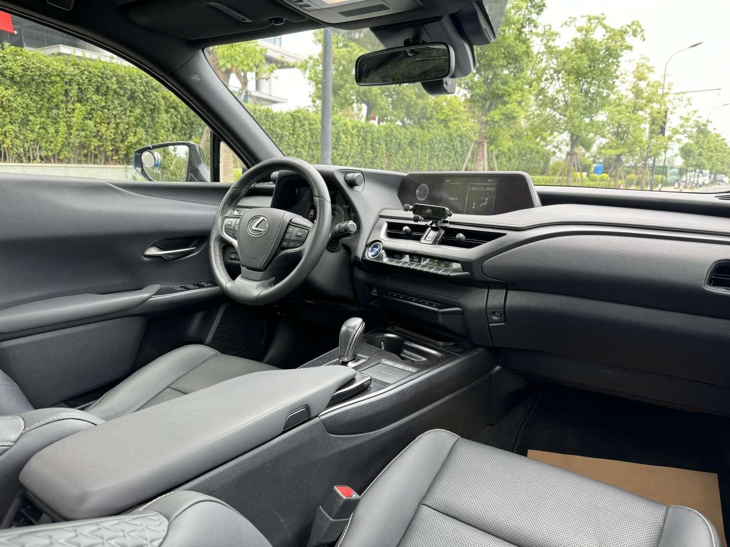 Lexus UX EV — фотографии объявления, Фото 16