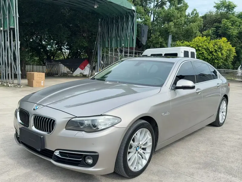 BMW 5 Series — фото 1