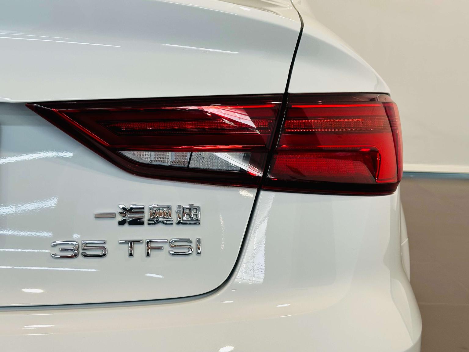 Audi A3: фотография 16 из 16