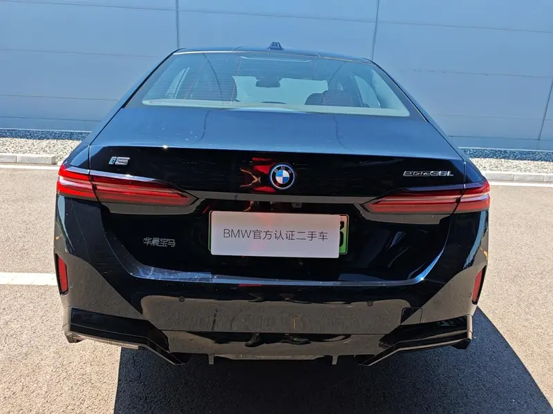 BMW i5 eDrive35L люкс-пакет — фото 4