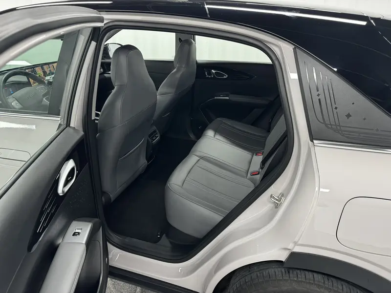 Geely Galaxy Starwish — фото 18