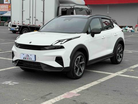 Lynk & Co 06