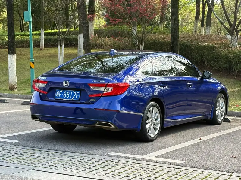 Honda Accord — фото 6