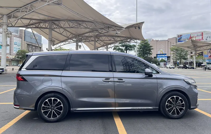 Roewe iMAX8 — фото 6