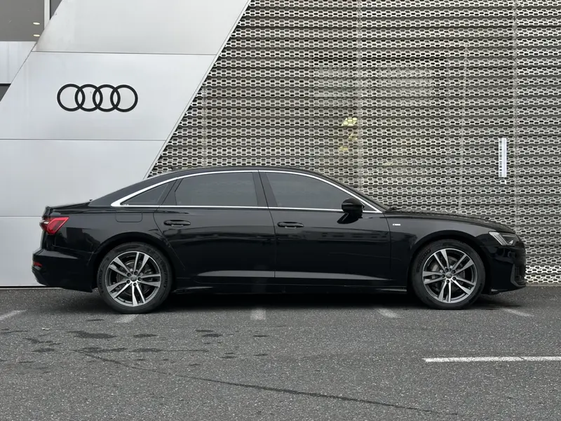 Audi A6L — фото 5