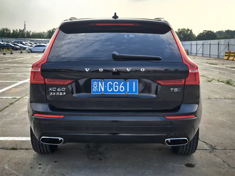 Volvo XC60 T5 полный привод смарт-плюс — фото 5