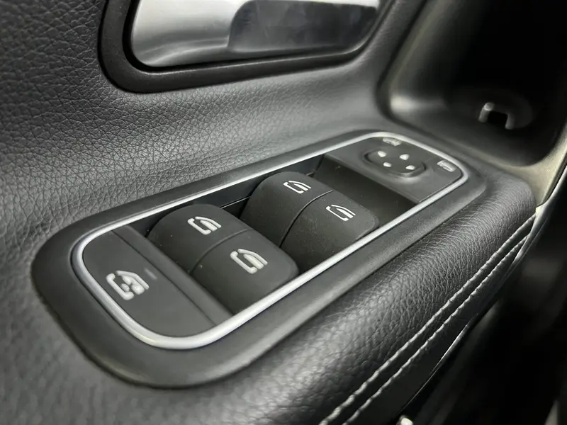 Mercedes-Benz A-Class — фото 14