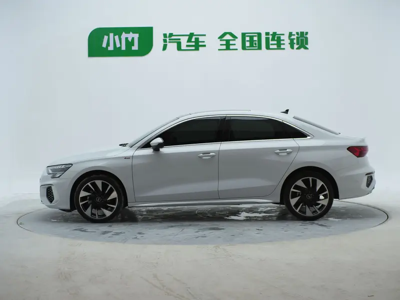 Audi A 3 A 3 L Limousine 35 TFSI — фото 4