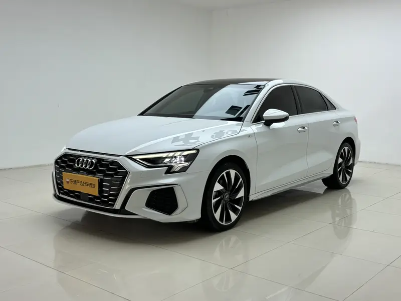 Audi A3 — фото 1