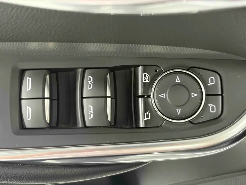 Cadillac XT4 — фото 16
