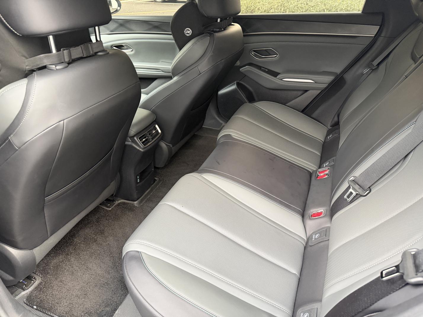 BYD Qin L DM: фотография 15 из 17