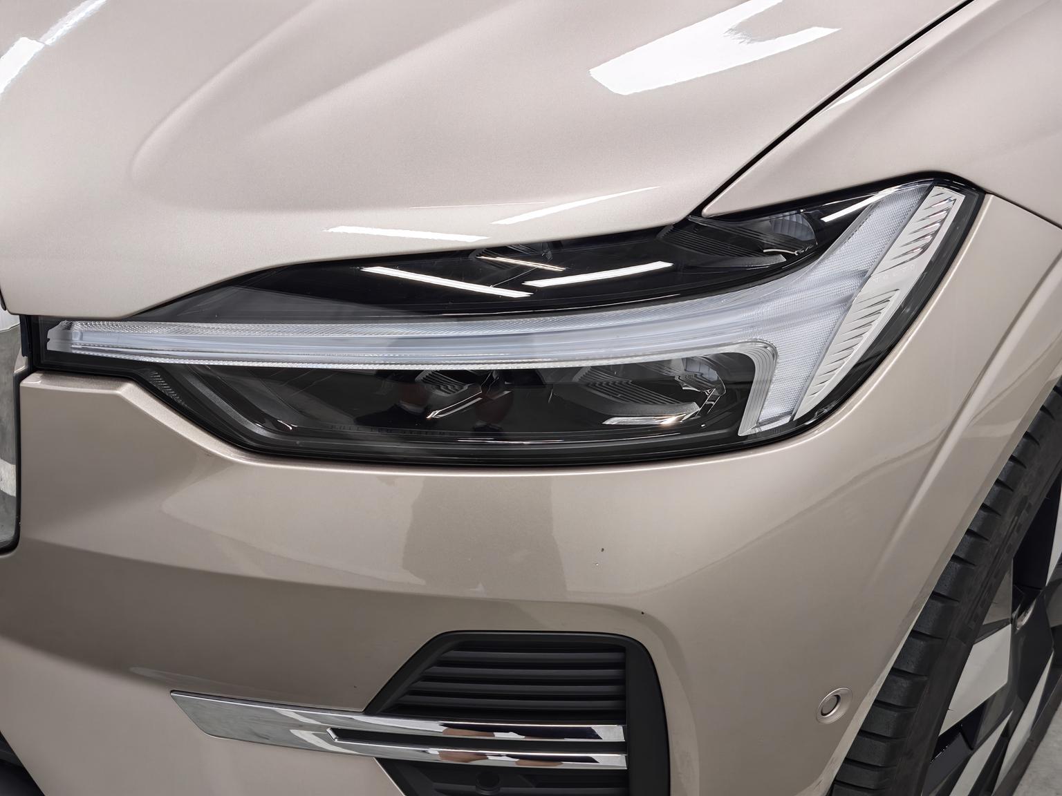 Volvo XC60 PHEV: фотография 19 из 20