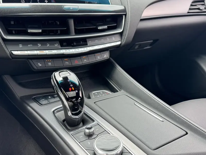 Cadillac CT5 — фото 8