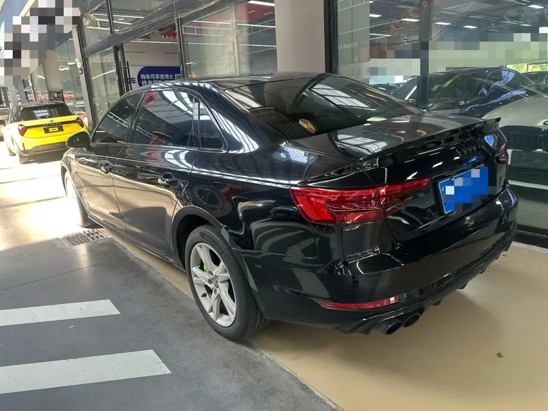 Audi A4L 40 TFSI стиль — фото 4