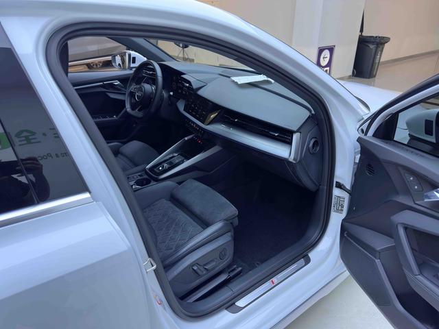 Audi A3 id 4368229 из Китая 15