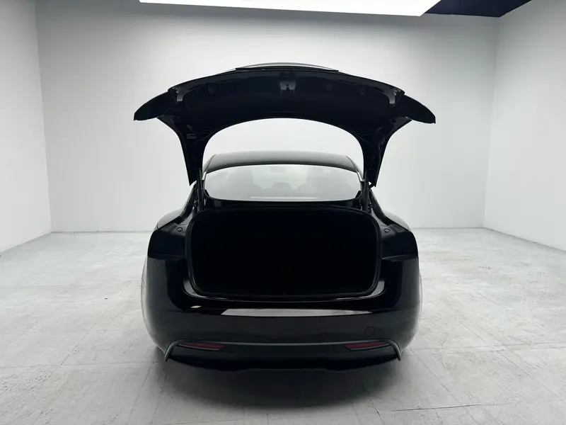 Tesla Model 3 — фото 20