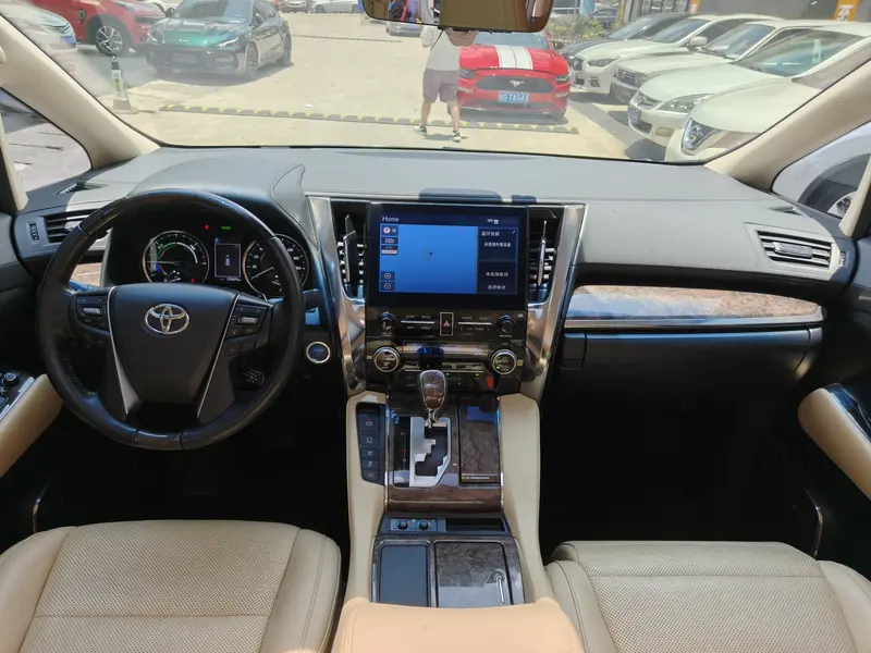 Toyota Vellfire — фото 7