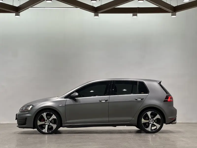 Volkswagen Golf GTI — фото 3