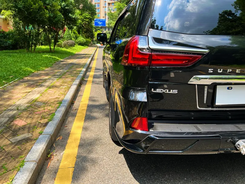 Lexus LX — фото 8