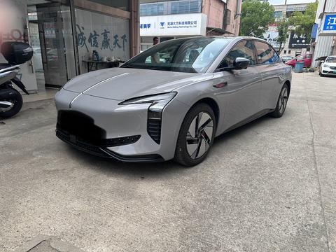 Hongqi EH7
