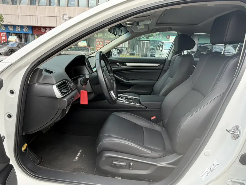 Honda Accord — фото 12