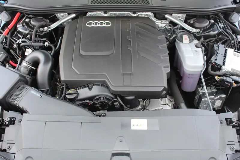 Audi A6L — фото 8