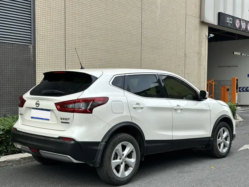 Nissan Qashqai — фото 7