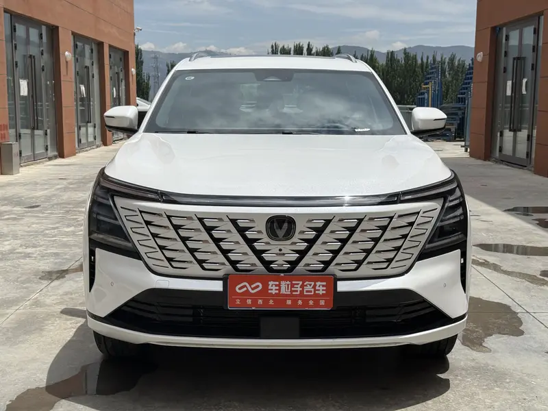 Changan CS 75 PLUS Ultra 2.0 T — фото 2