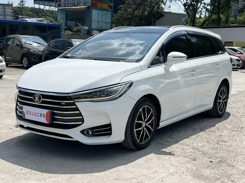 BYD Song MAX 1.5 T ATPremium 7