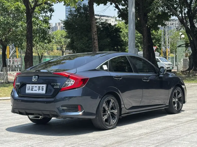 Honda Civic — фото 7