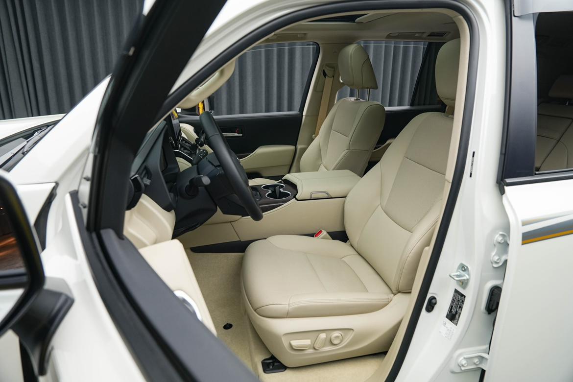 Toyota Land Cruiser (импорт): фотография 19 из 23