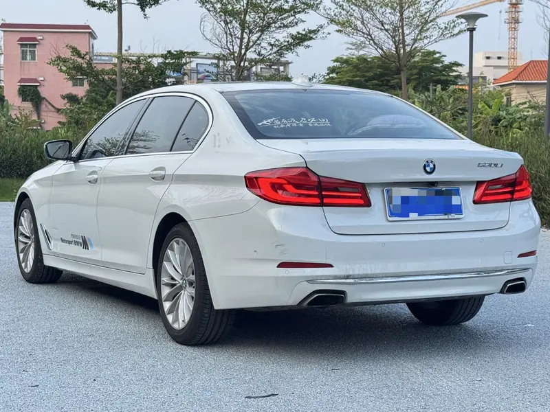 BMW 5 Series — фото 5