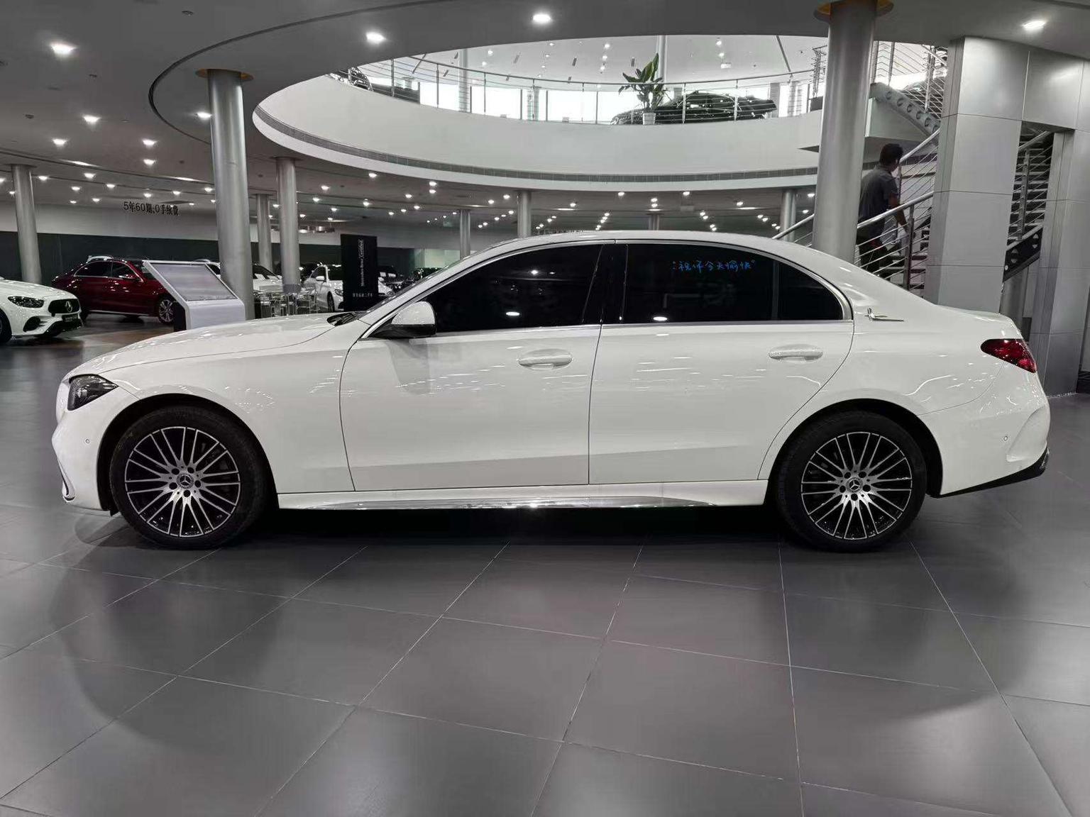 Mercedes-Benz C-Class: фотография 2 из 22