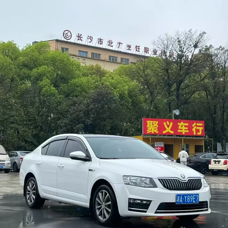 Skoda Octavia — фото 3