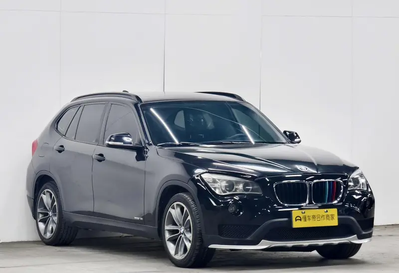 BMW X1 sDrive18i — фото 3