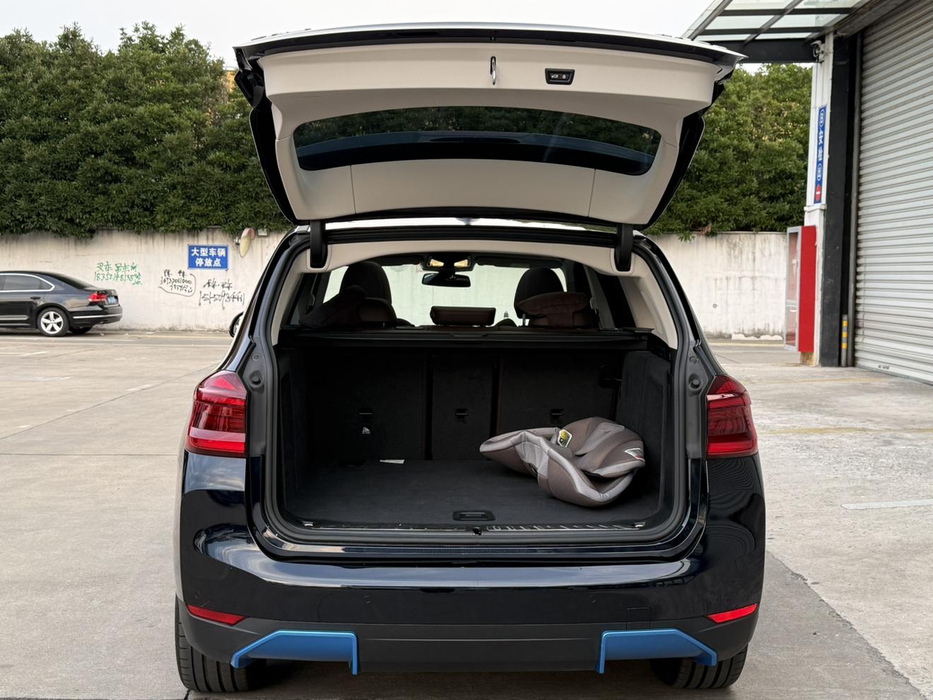 BMW iX3: фотография 26 из 27